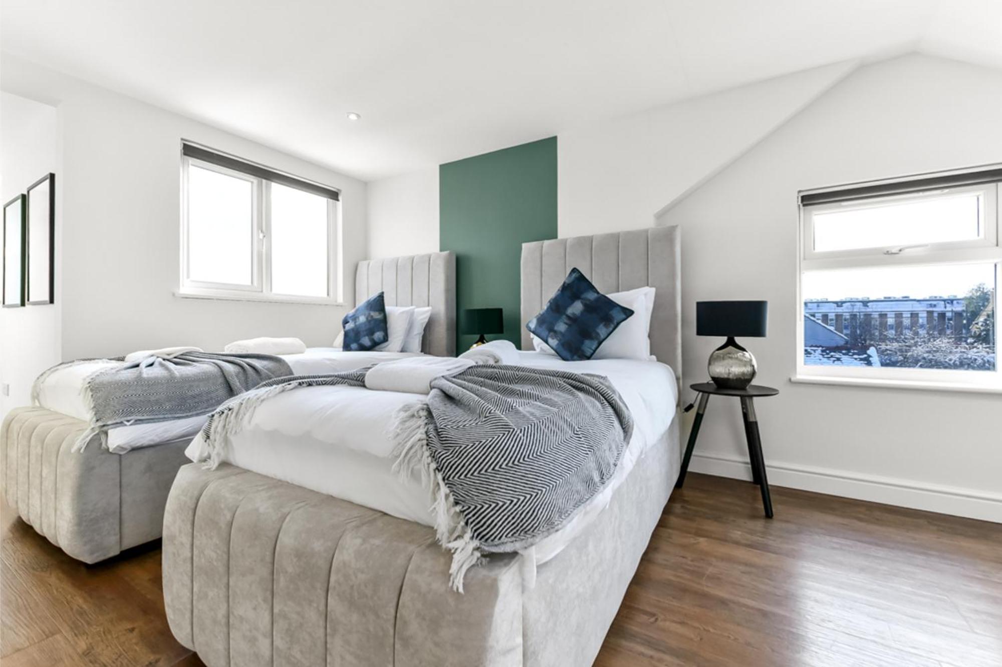 Modern And Hearty House Apartment Enfield Ngoại thất bức ảnh